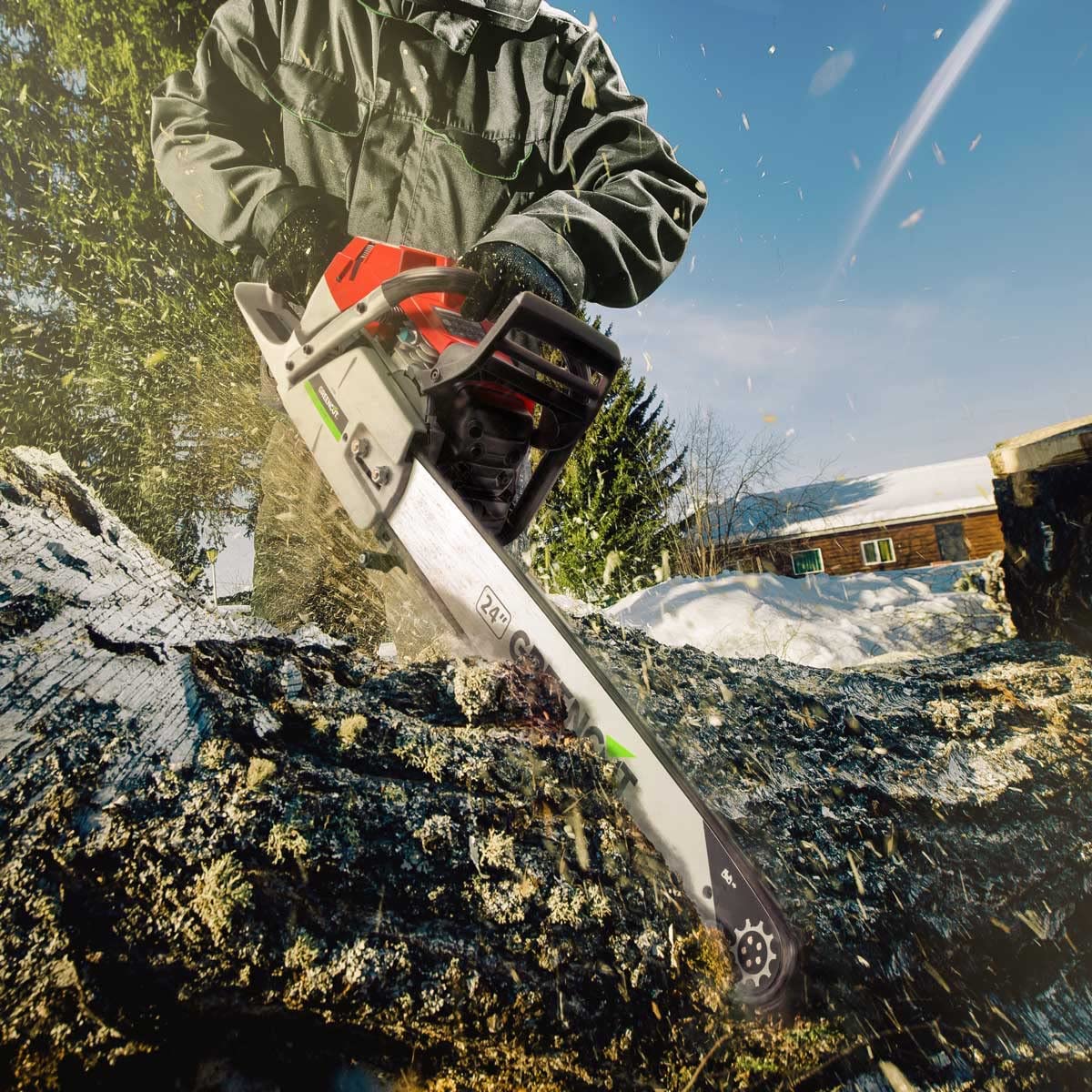Greencut GS720X en situation de coupe sur un tronc