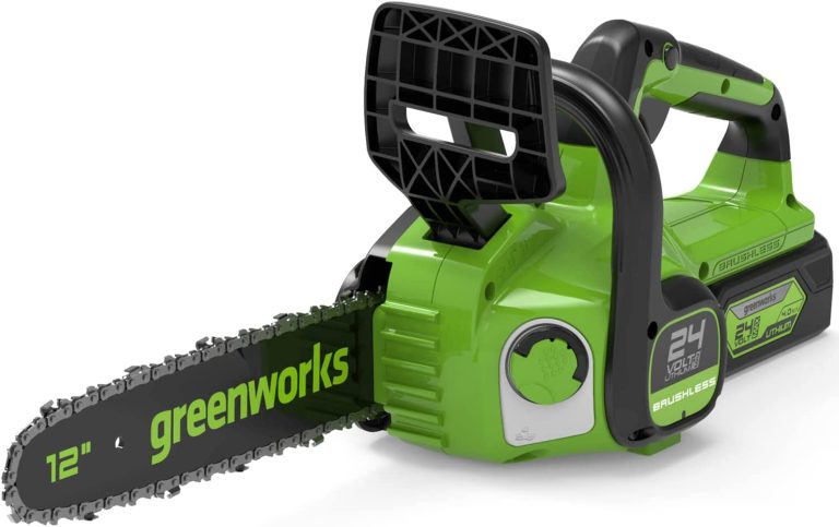 Greenworks GD24CS30 : test et avis de cette tronçonneuse plume à batterie 24 V