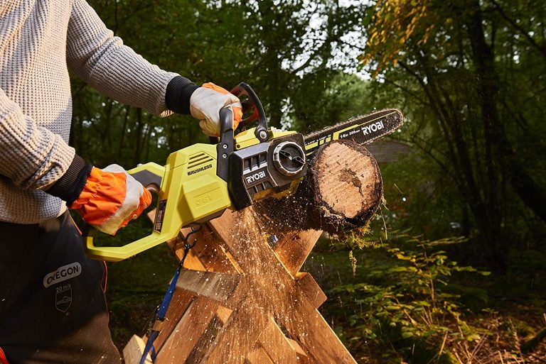 Ryobi RY36CSX35A0 : notre avis sur cette tronçonneuse 36 V à 21 m/s