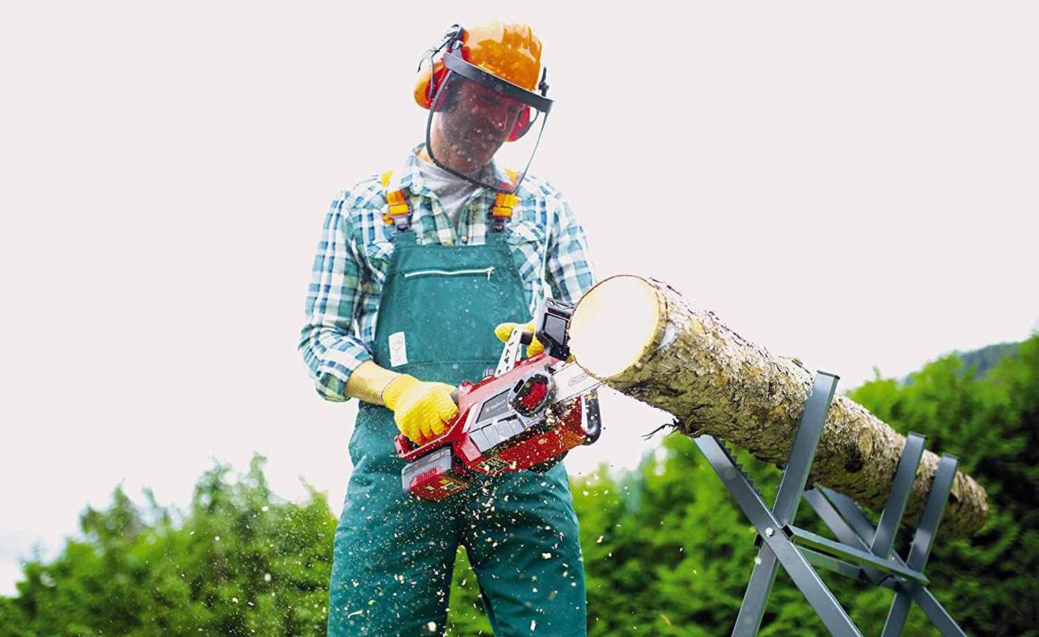 Einhell GE-LC 18/25 vue de profil avec sa batterie Power X-Change