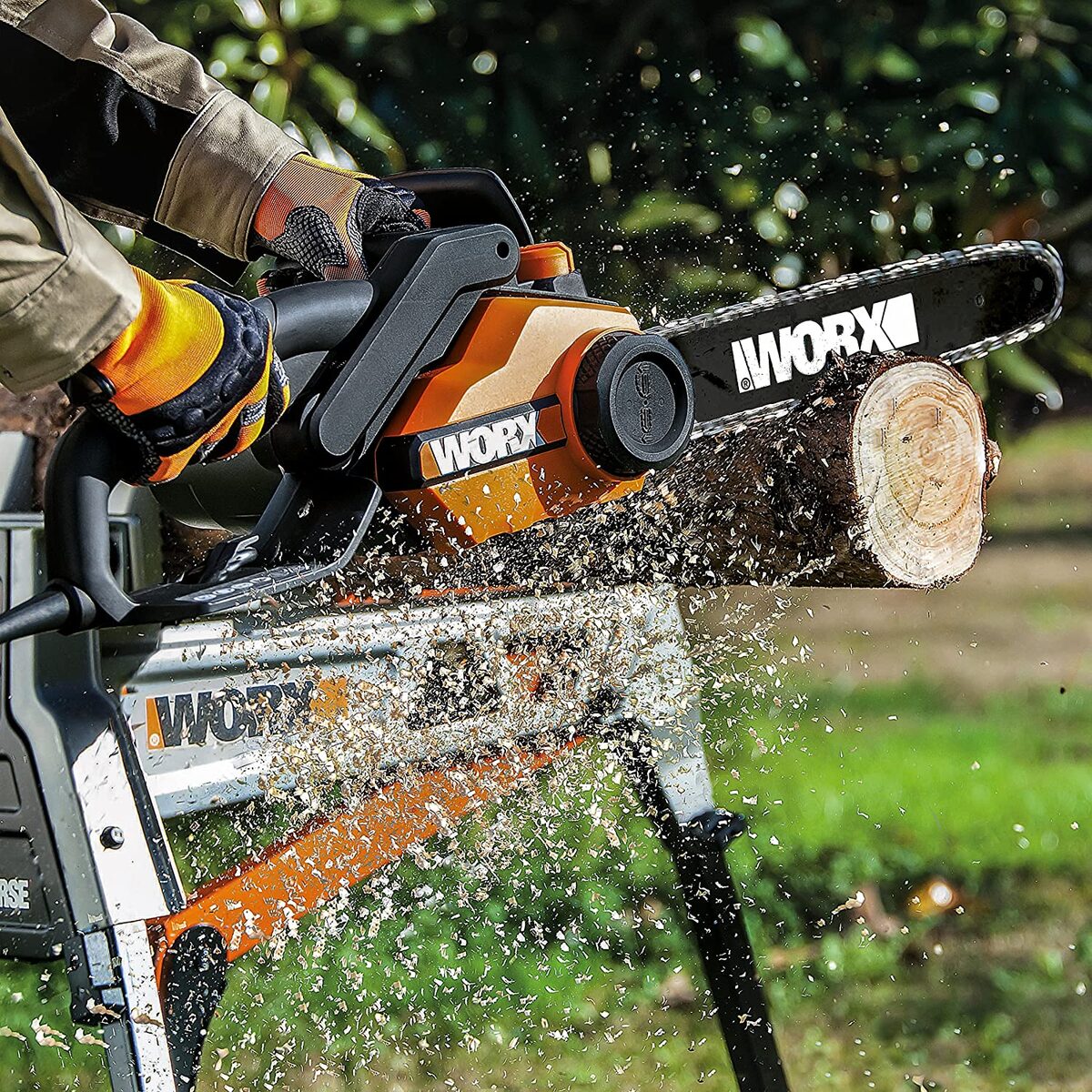 Tronçonneuse électrique filaire Worx WG303E avec son guide de 40 cm