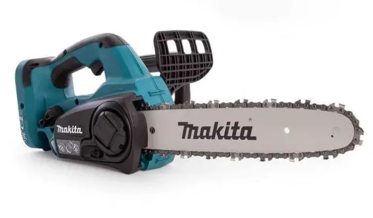 Makita DUC302Z : avis sur cette tronçonneuse à batterie 36 V d’élagage