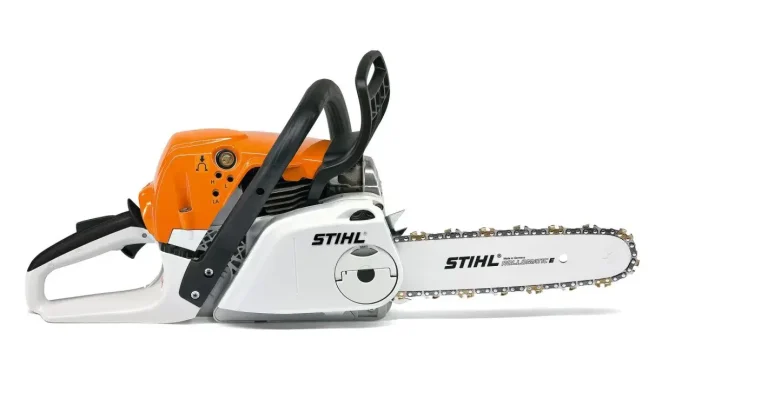 Stihl MS 251 C-BE : test et avis de cette tronçonneuse 45,6 cm³ tout équipée